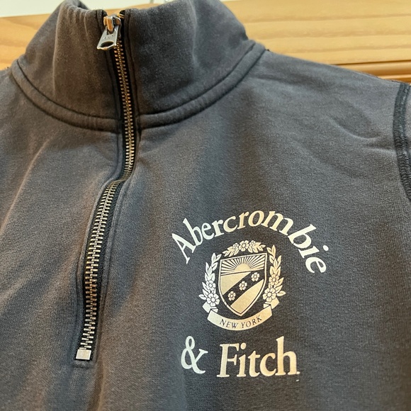 Abercrombie and Fitch Women's Dark Gray/Black Quarter Zip Sweatshirt - Picture 2 of 5